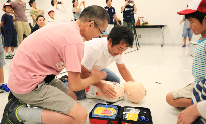 AEDを使った心肺蘇生法（CPR）を体験！